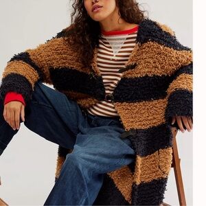 Free People Paddy Cardigan Maxi Fuzzy Buckle Closures Oversize Collar NavyCamel